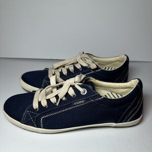 Taos Women's Star Burst Sneaker Size 10